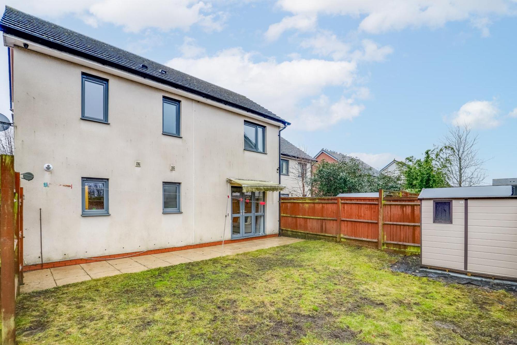 3 Bedroom Detached House Free Car Park Close To Town Airport Luton  Extérieur photo